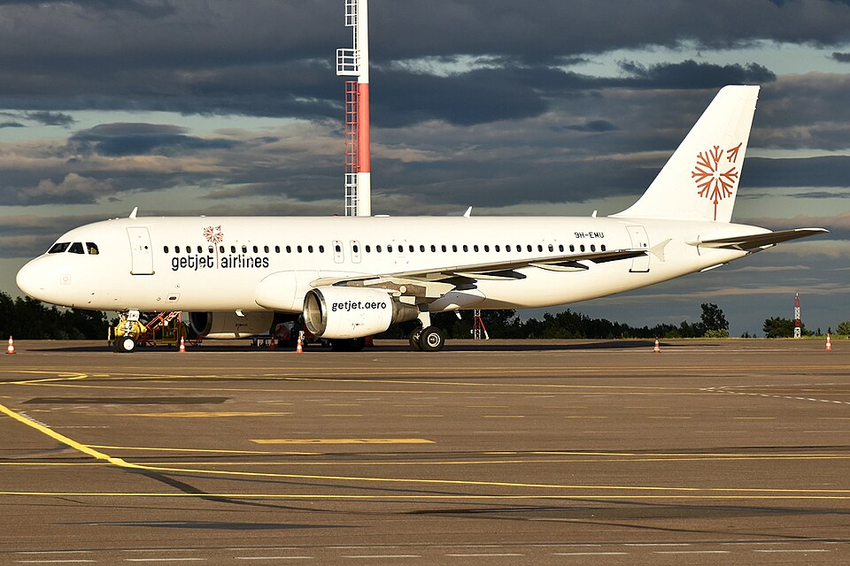 Aircraft registered 9H-EMU