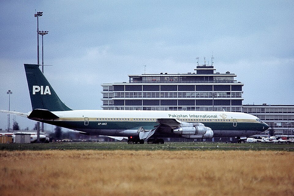 Aircraft registered AP-AWZ