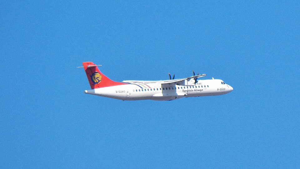 Aircraft registered B-22810