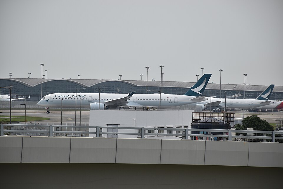 Aircraft registered B-LXO