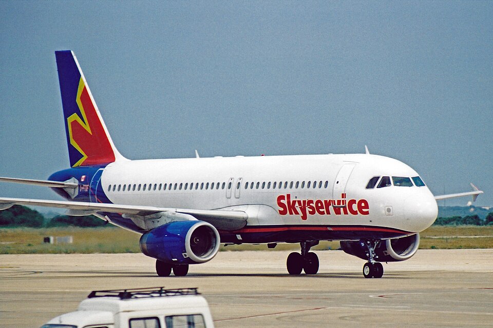 Aircraft registered C-FTDF