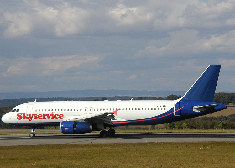 Aircraft registered C-GTDK