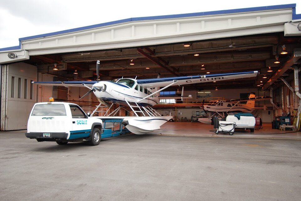 Aircraft registered C-GURL