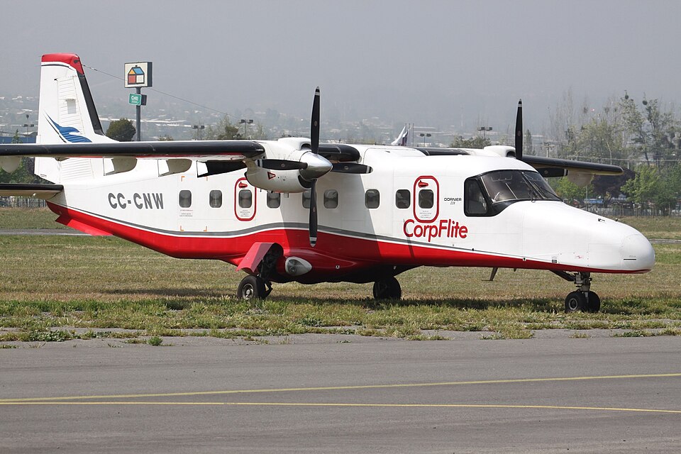 Aircraft registered CC-CNW