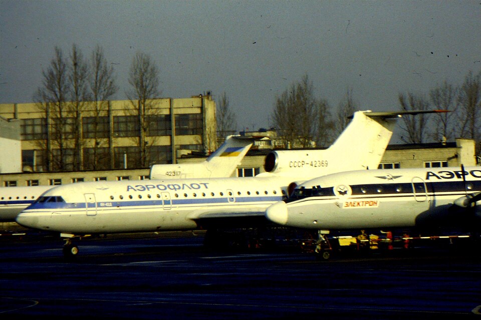 Aircraft registered CCCP-42369