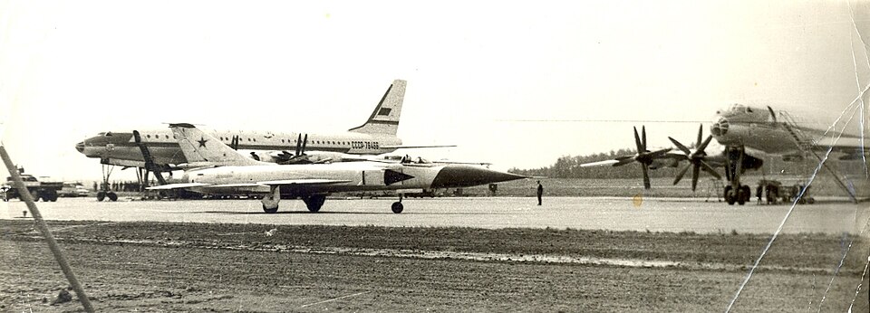 Aircraft registered CCCP-76466