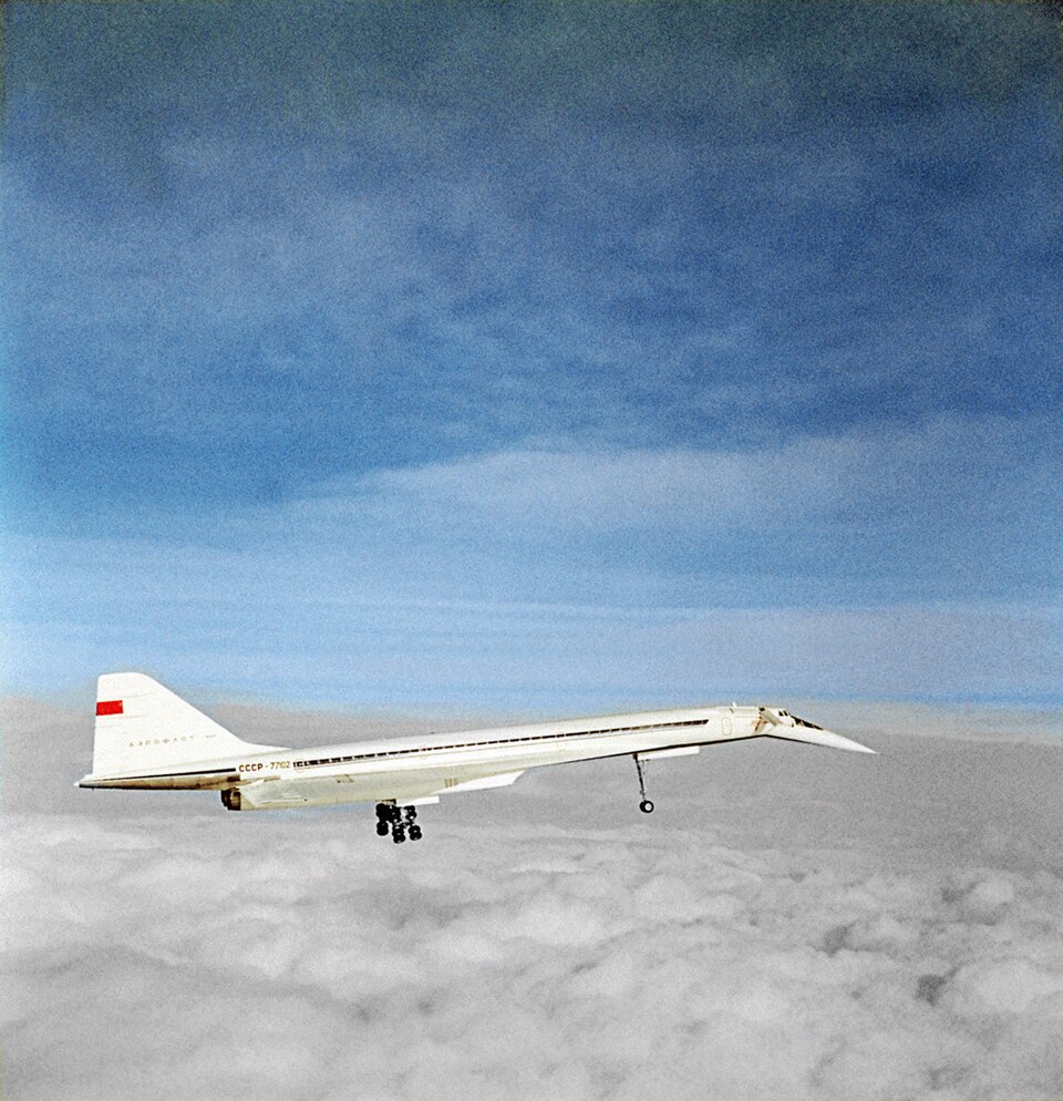 Aircraft registered CCCP-77102