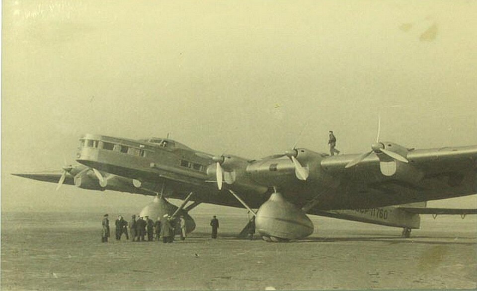 Aircraft registered CCCP-L760