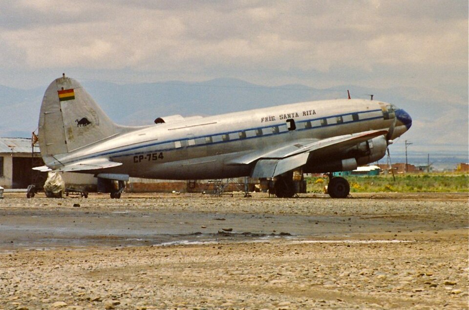 Aircraft registered CP-754