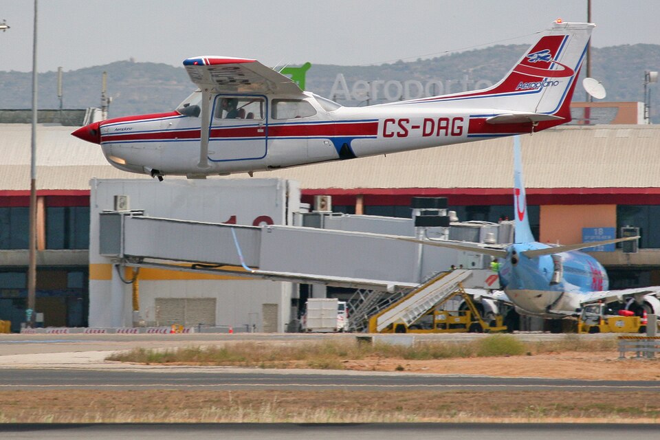 Aircraft registered CS-DAG