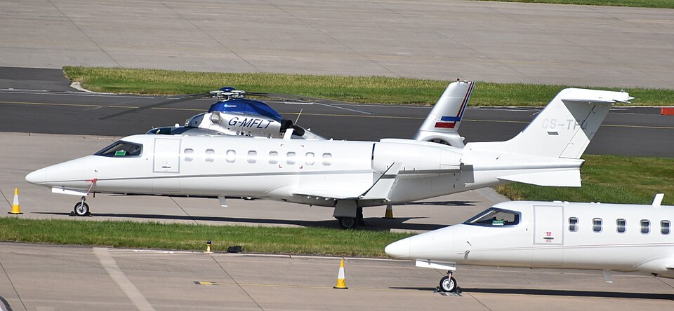 Aircraft registered CS-TFQ