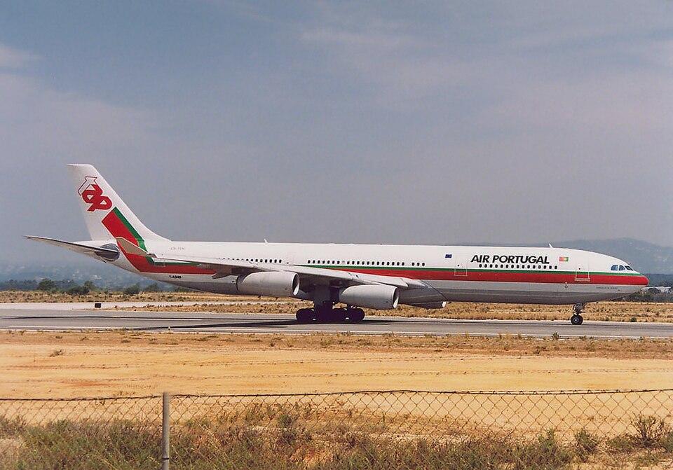 Aircraft registered CS-TOC