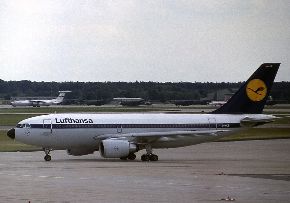Aircraft registered D-AICB