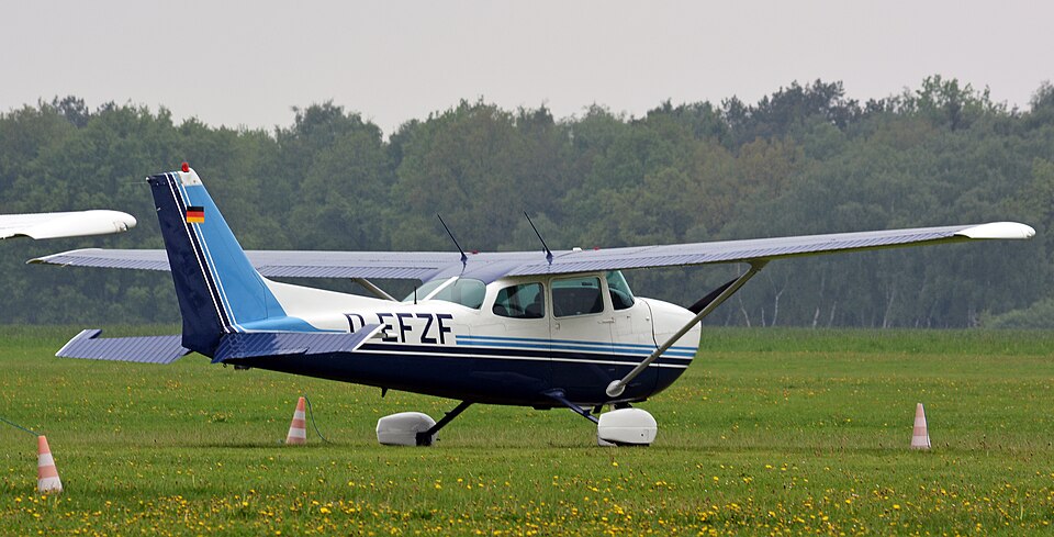 Aircraft registered D-EFZF