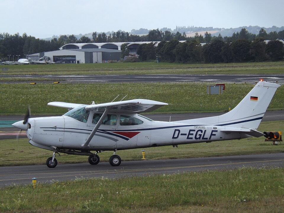 Aircraft registered D-EGLF