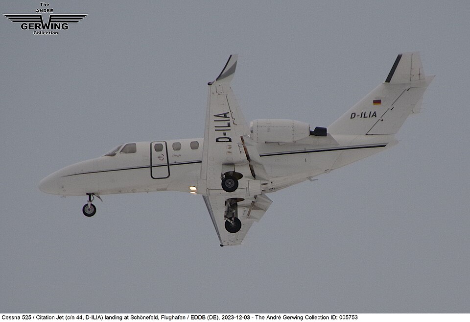 Aircraft registered D-ILIA
