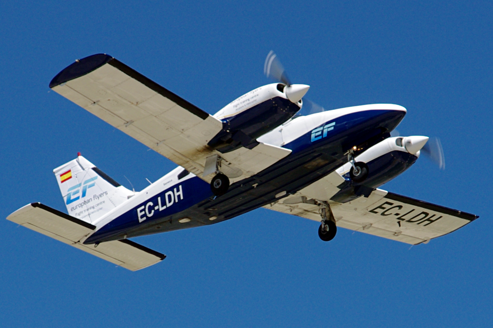 Aircraft registered EC-LDH