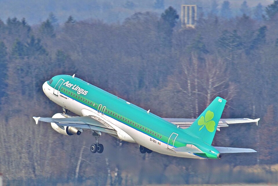 Aircraft registered EI-DEO
