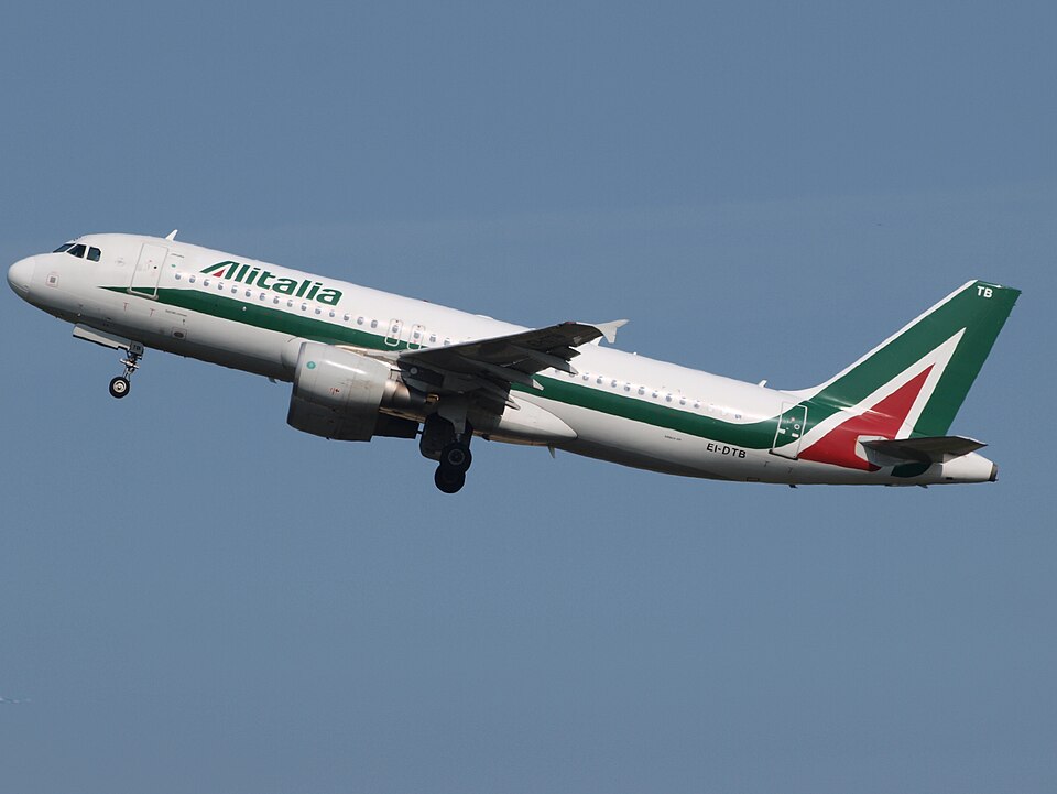 Aircraft registered EI-DTB