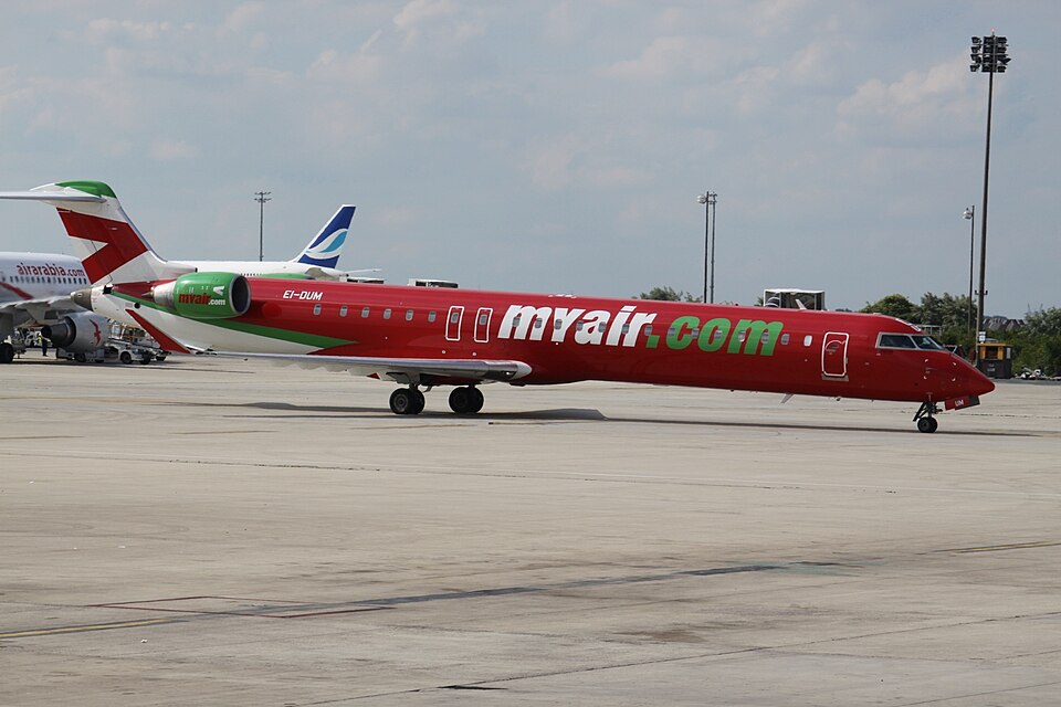 Aircraft registered EI-DUM