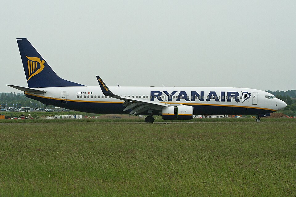Aircraft registered EI-EMK