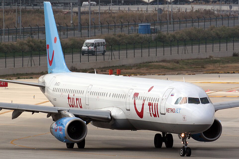 Aircraft registered EI-ETJ