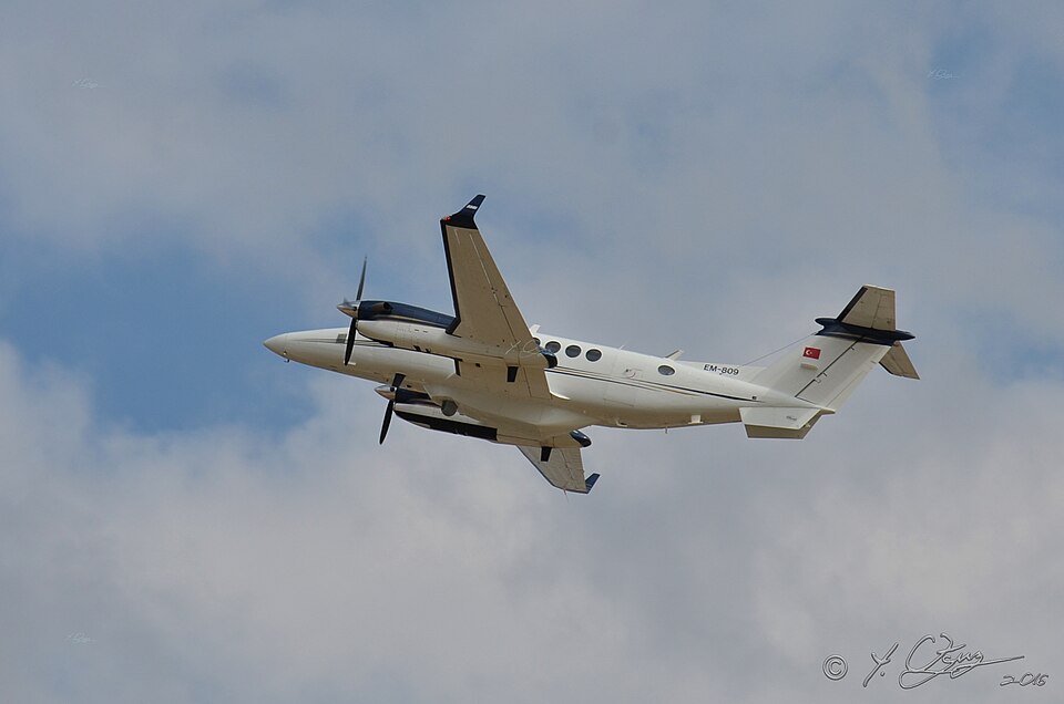Aircraft registered EM-809