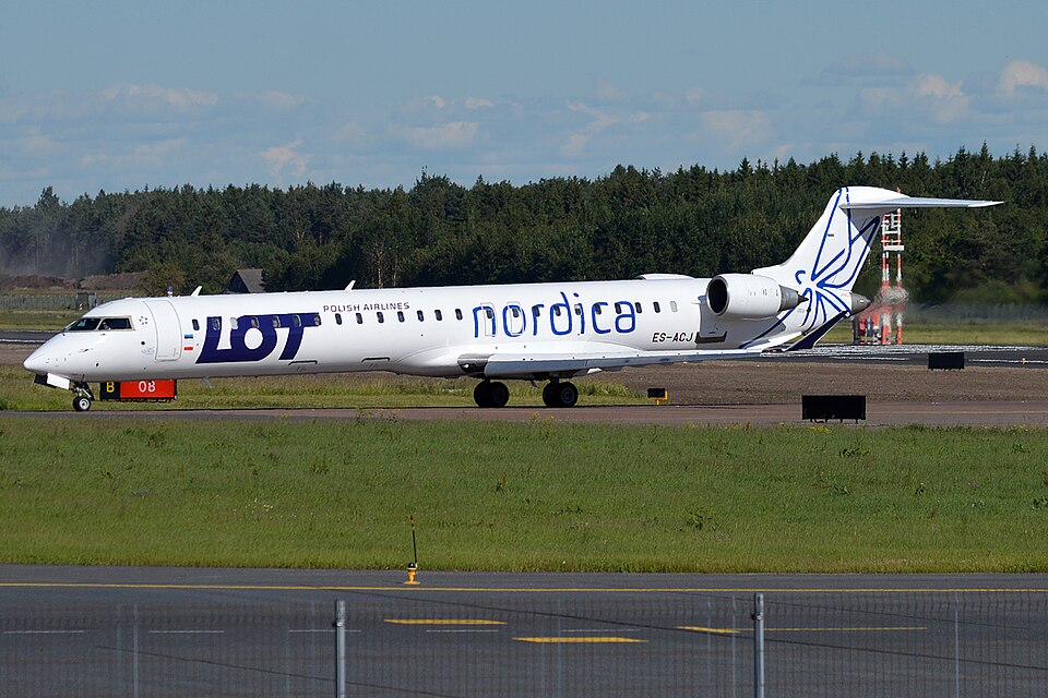 Aircraft registered ES-ACJ