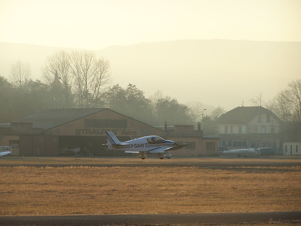 Aircraft registered F-GAHV