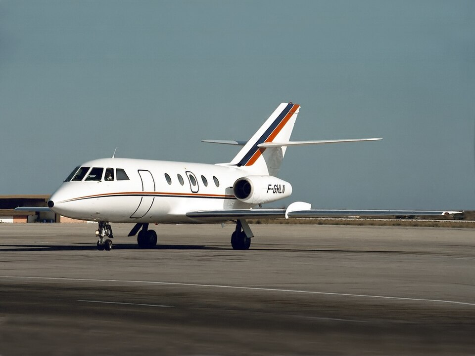 Aircraft registered F-GHLN