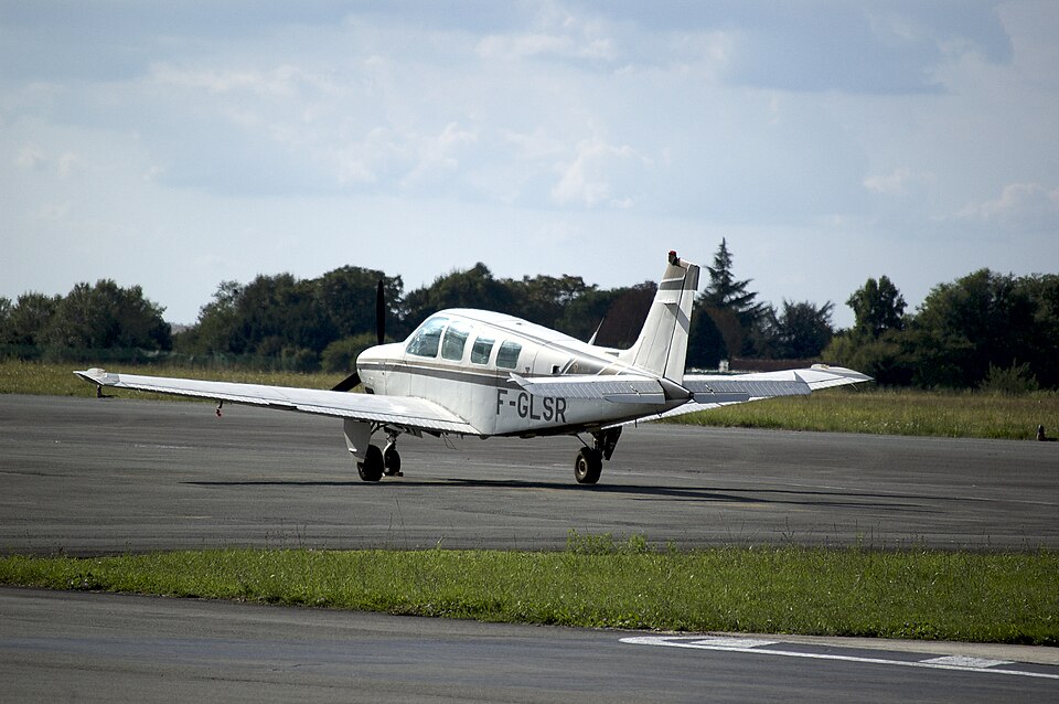 Aircraft registered F-GLSR