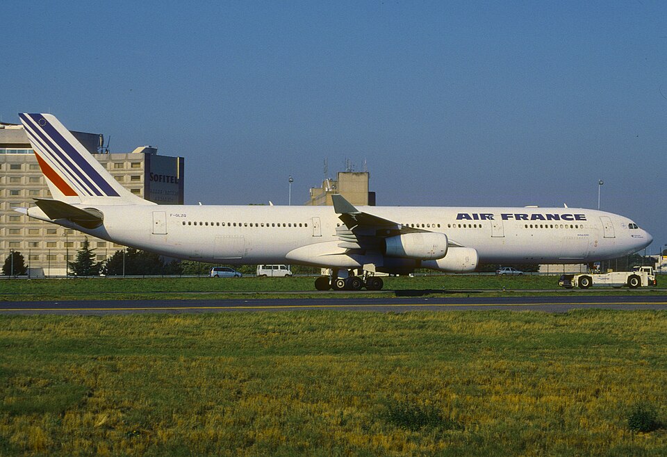 Aircraft registered F-GLZQ