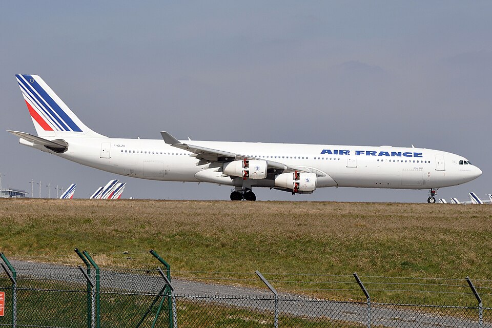 Aircraft registered F-GLZU