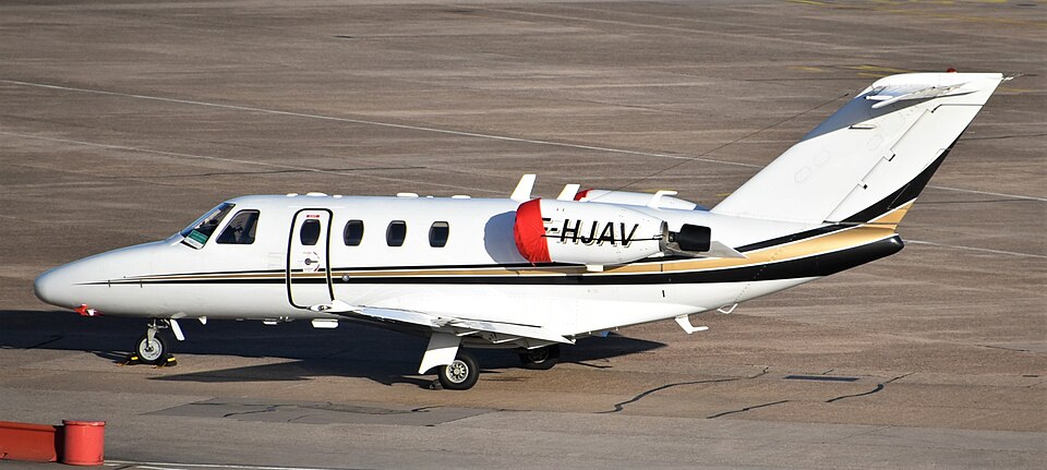 Aircraft registered F-HJAV