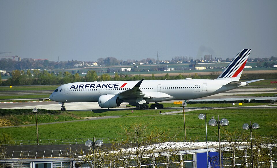 Aircraft registered F-HTYO