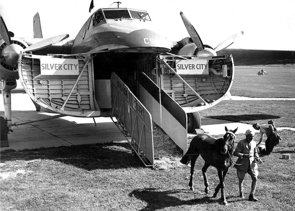 Aircraft registered G-AICS