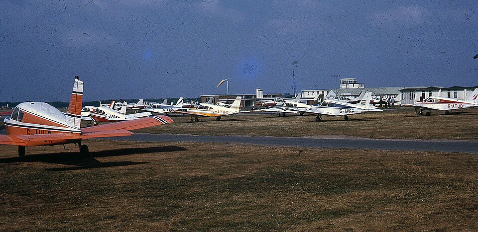 Aircraft registered G-AVLR