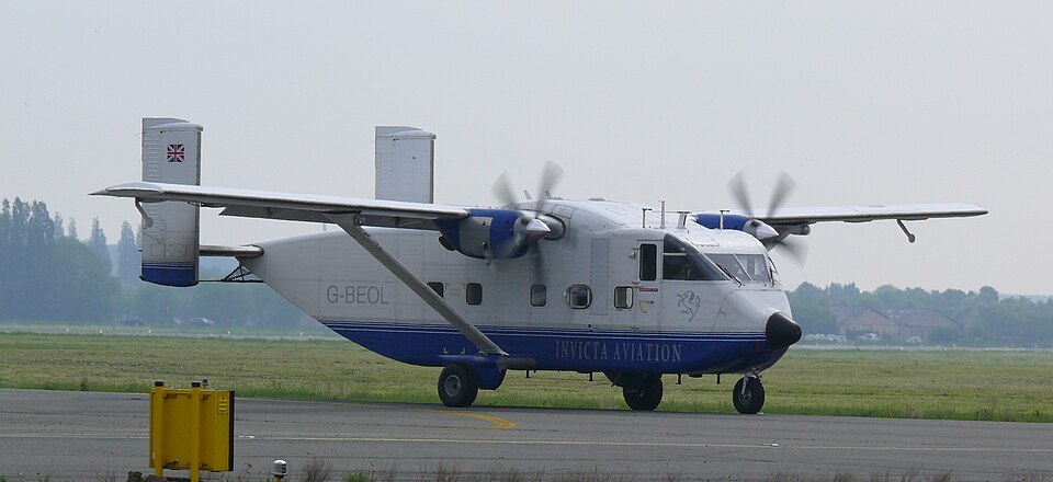 Aircraft registered G-BEOL