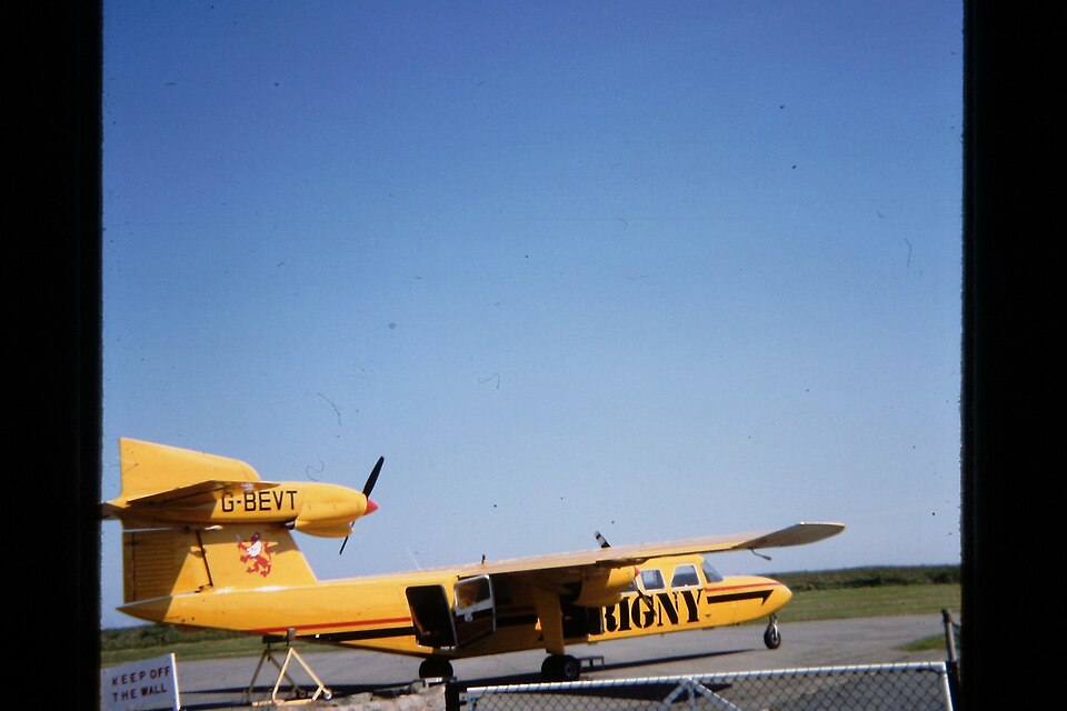 Aircraft registered G-BEVT