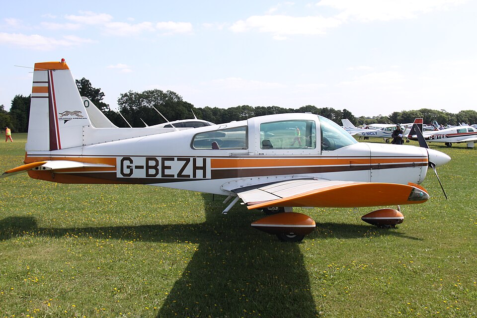 Aircraft registered G-BEZH