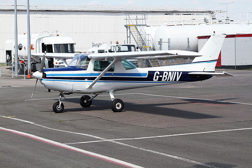 Aircraft registered G-BNIV