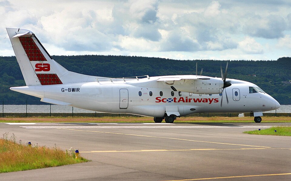 Aircraft registered G-BWIR