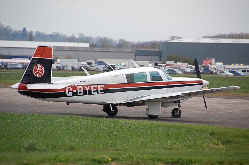 Aircraft registered G-BYEE