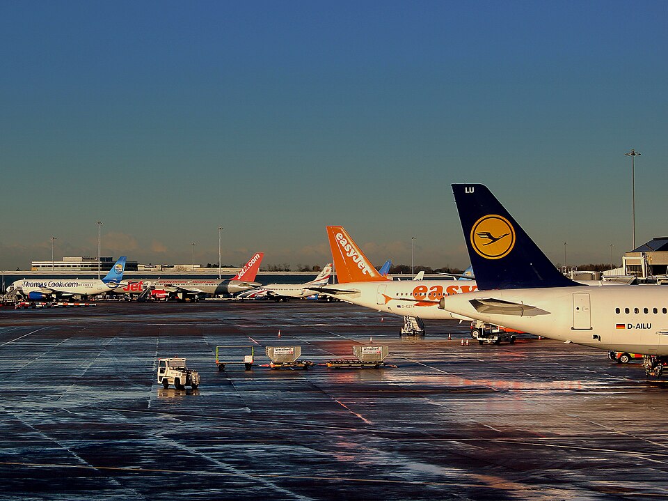 Aircraft registered G-CRPH