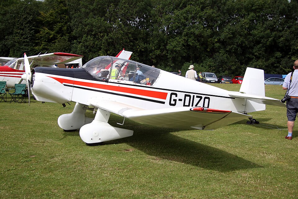 Aircraft registered G-DIZO
