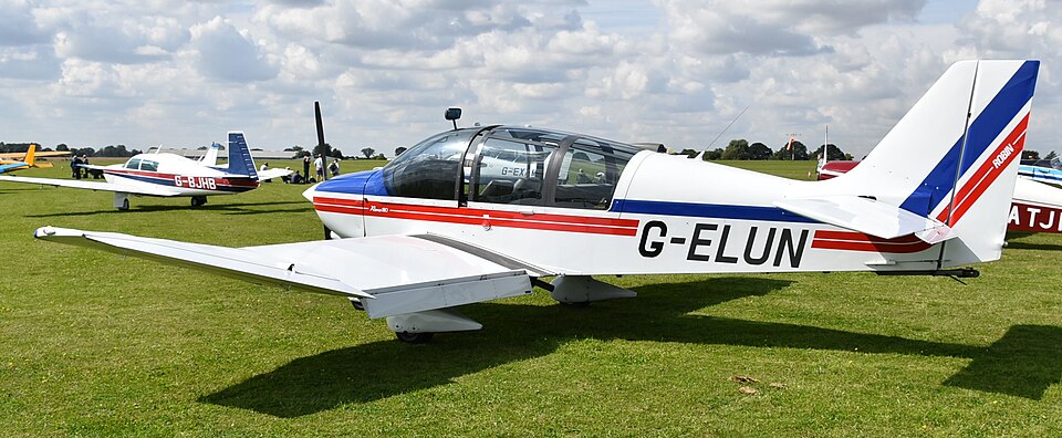 Aircraft registered G-ELUN