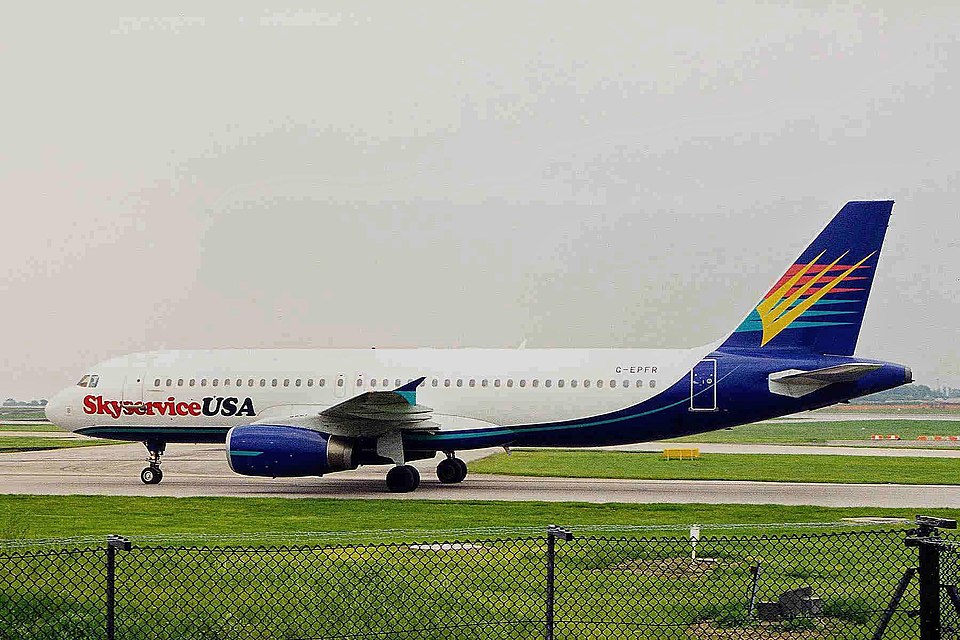 Aircraft registered G-EPFR