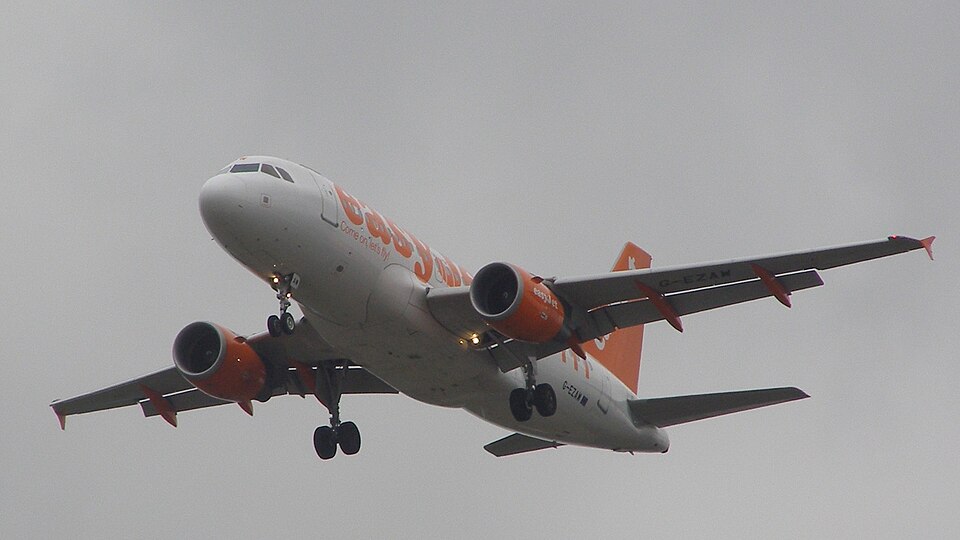 Aircraft registered G-EZAW