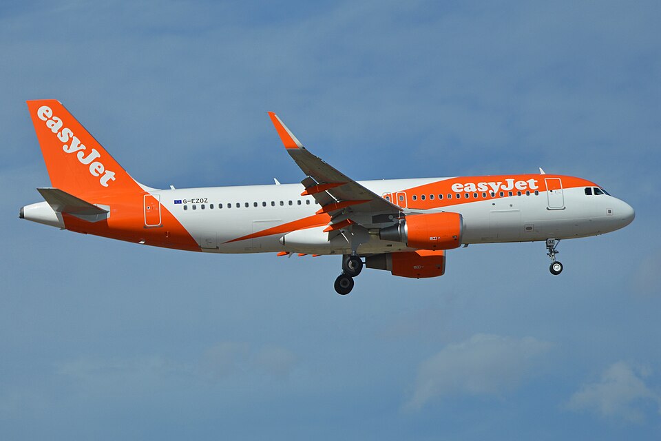 Aircraft registered G-EZOZ