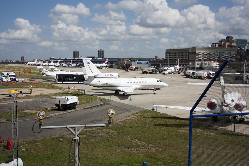 Aircraft registered G-KPTN